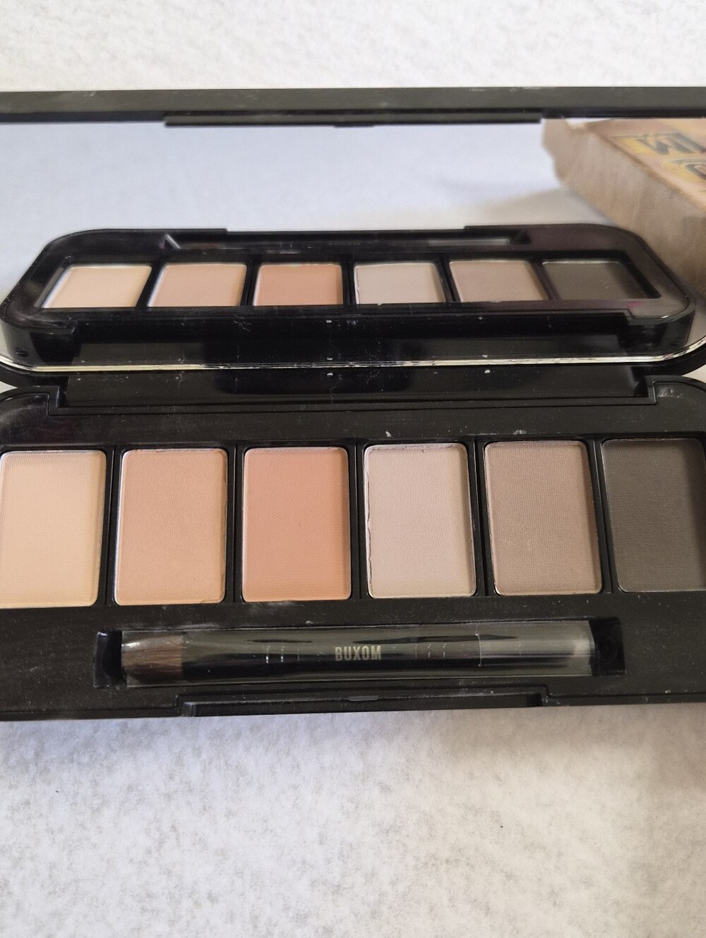 BUXOM Suede Seduction Eyeshadow Palette - Beige, Taupe, Warm Nude Shades - Picture 5 of 7